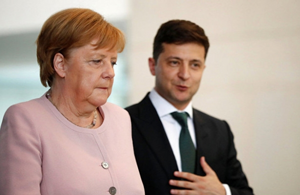 <br />
В России оценили последствия жалобы Зеленского на Меркель<br />

