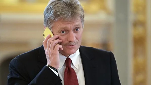 <br />
Песков пошутил о специальном телефоне Путина<br />
