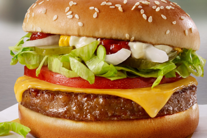В «Макдоналдсе» появятся бургеры с искусственным мясом