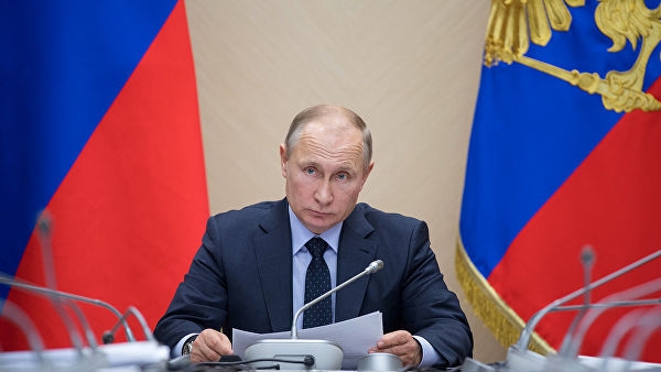 <br />
Опрос показал, как россияне относятся к деятельности Путина<br />
