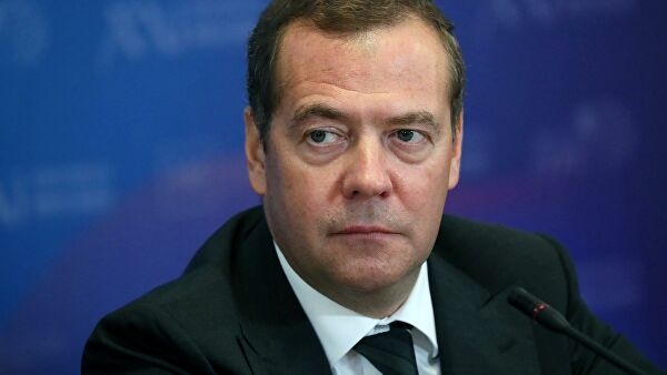 <br />
Медведев рассказал о выплачивающих долги «кубинских друзьях»<br />
